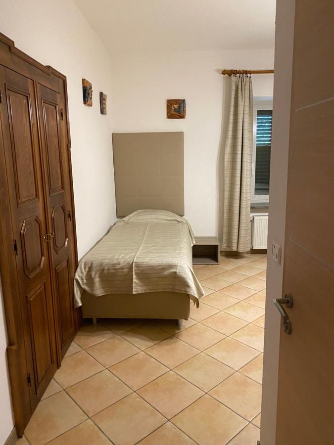 Fedrig Private Rooms & Apartment Kobarid Bagian luar foto