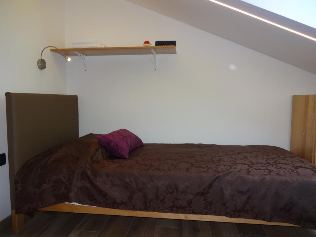Fedrig Private Rooms & Apartment Kobarid Bagian luar foto