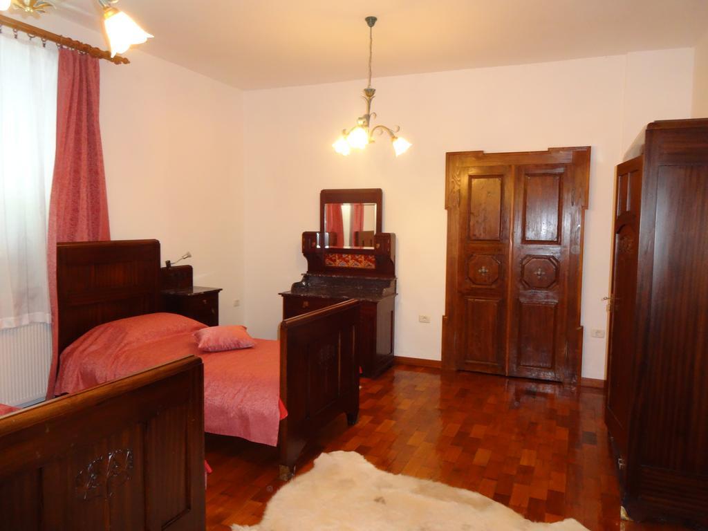 Fedrig Private Rooms & Apartment Kobarid Bagian luar foto