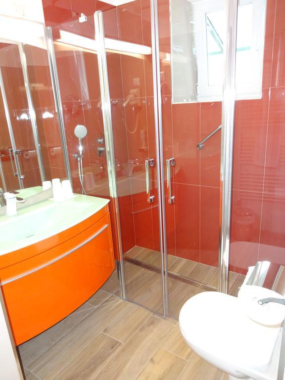 Fedrig Private Rooms & Apartment Kobarid Bagian luar foto